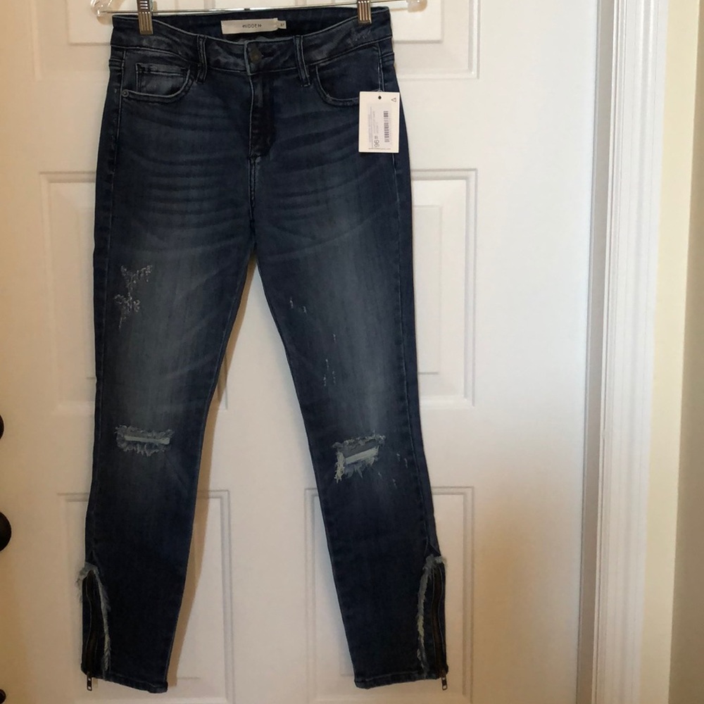 Hidden brand ripped jeans